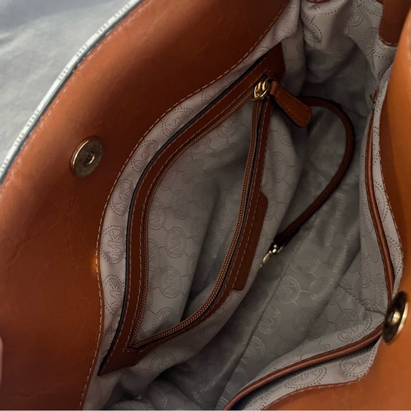 🤎 Michael Kors Satchel 🤎 - Picture 8 of 11